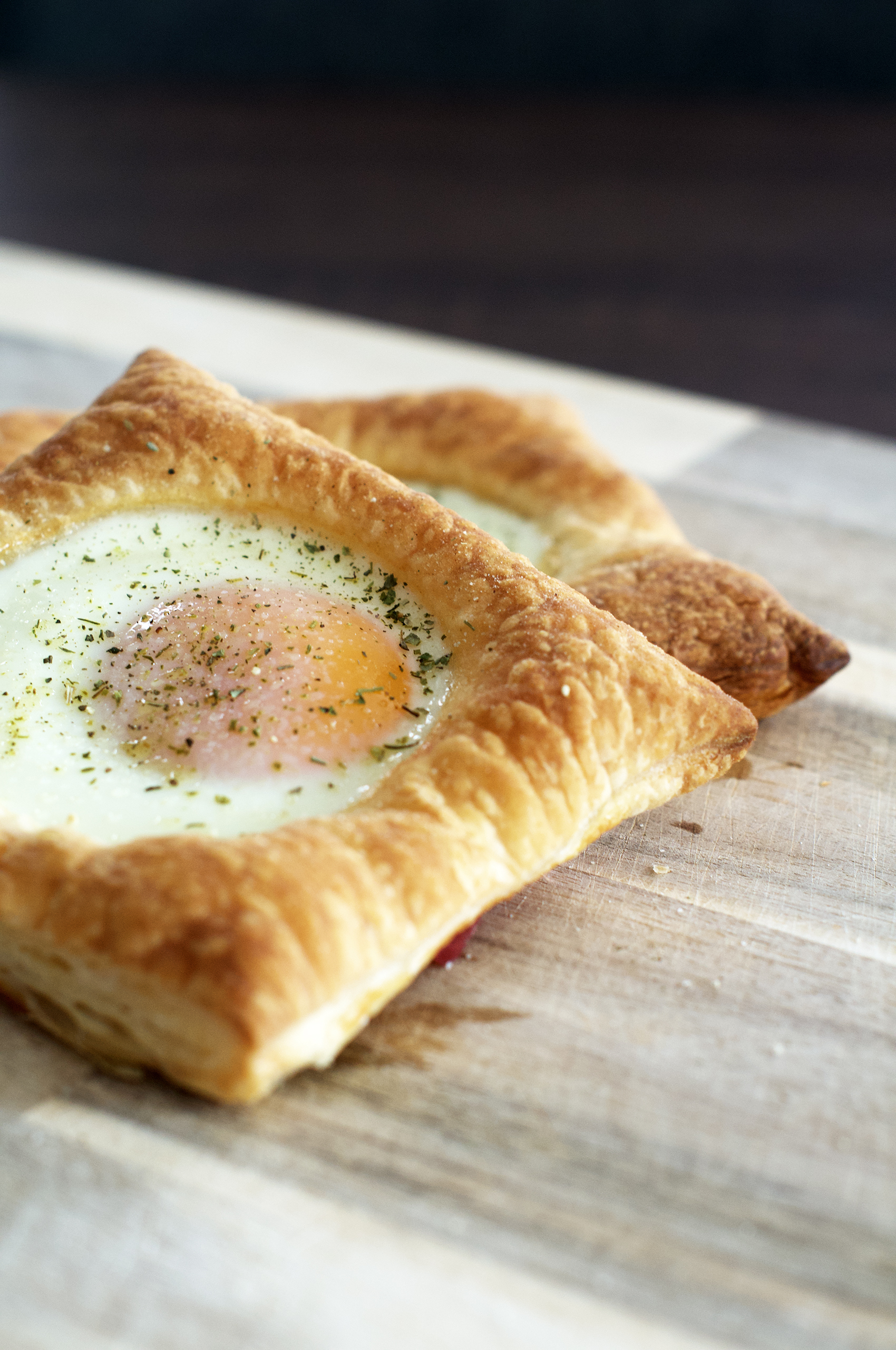 Ham and egg puff pastry breakfast tarts – Michiel's Kitchen