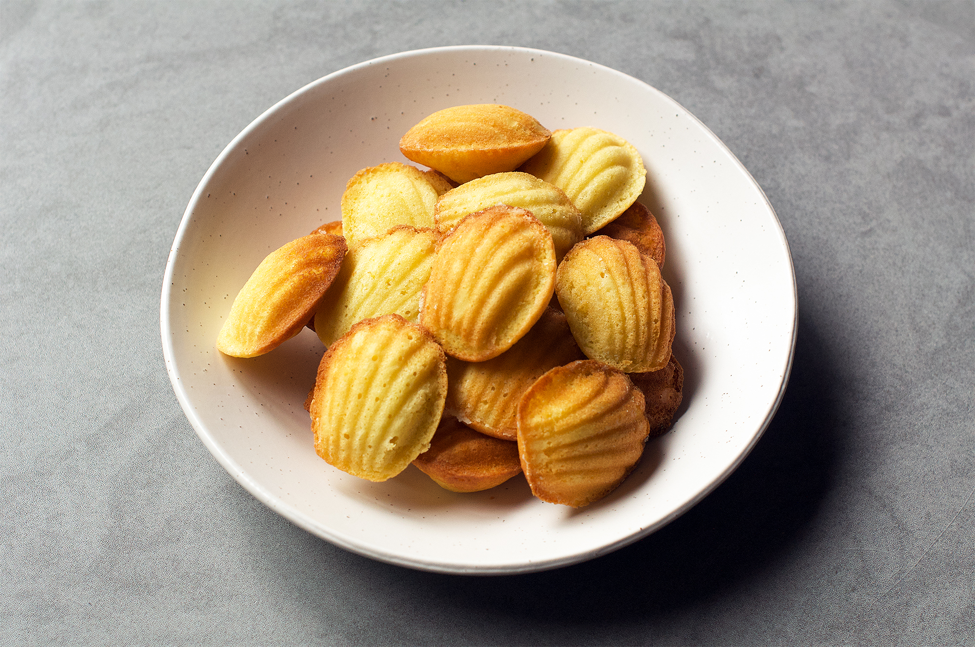 Recipe for homemade French madeleines